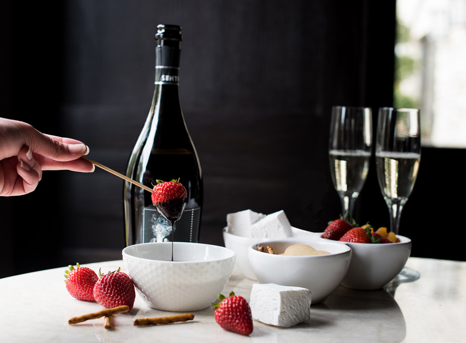 Romantic Lake Michigan Getaway Package with Sparkling Wine, Chocolate and Strawberries