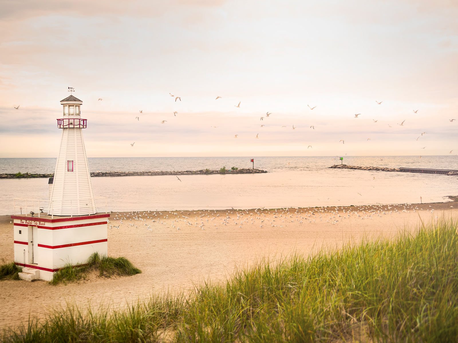 lighthouse-New-Buffalo-Michigan-beach A lighthouse on New Buffalo beach near The Harbor Grand - one of many places to explore nearby