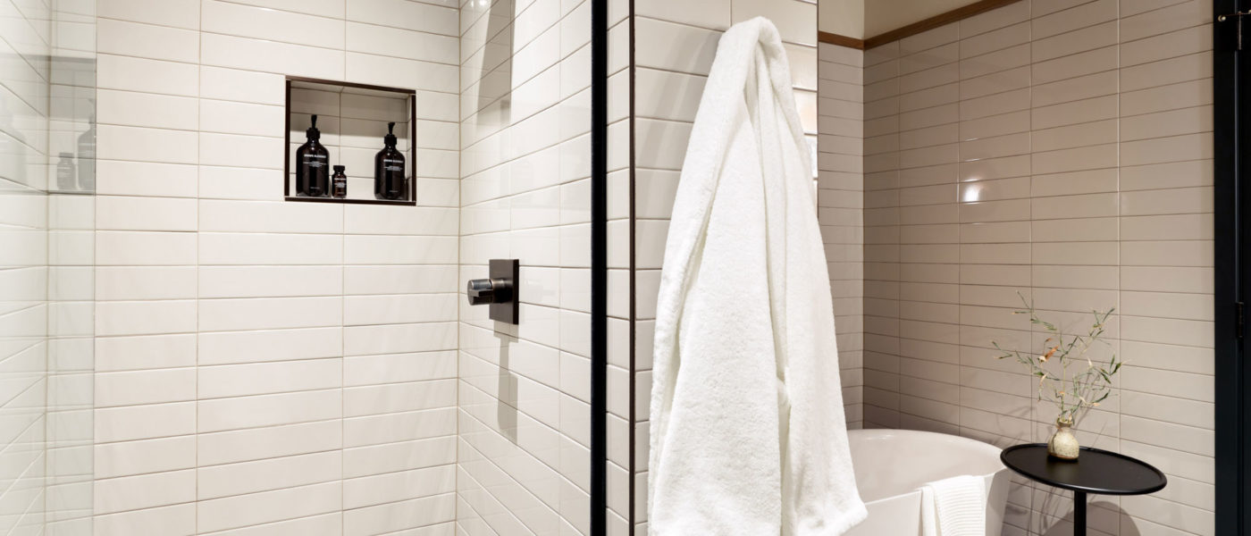 Harbor Grand Hotel Bathroom Walk-In Shower and Tub