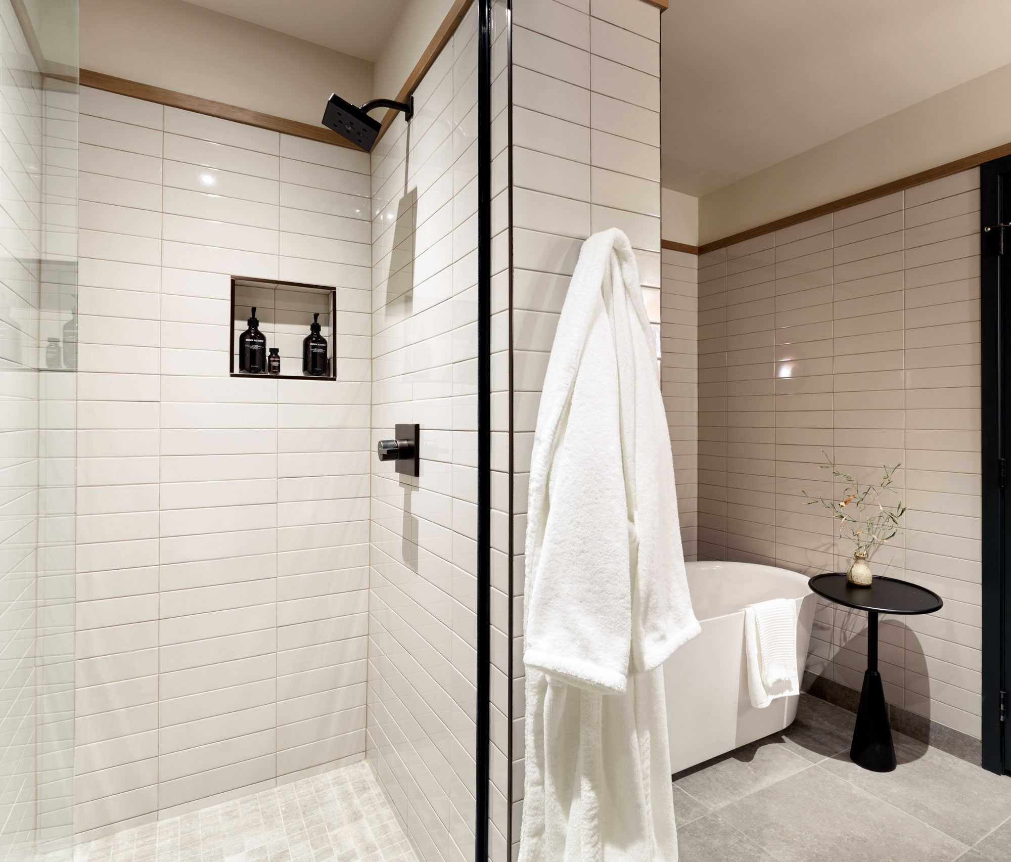 Harbor Grand Hotel Bathroom Walk-In Shower and Tub