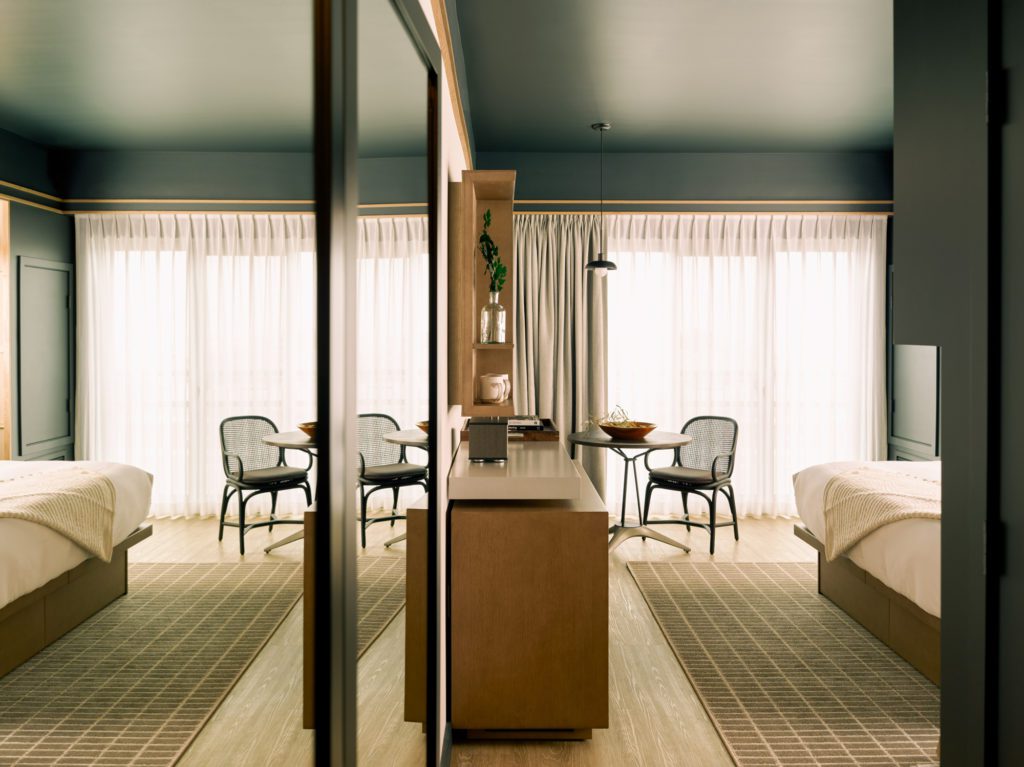 Harbor View King Entry